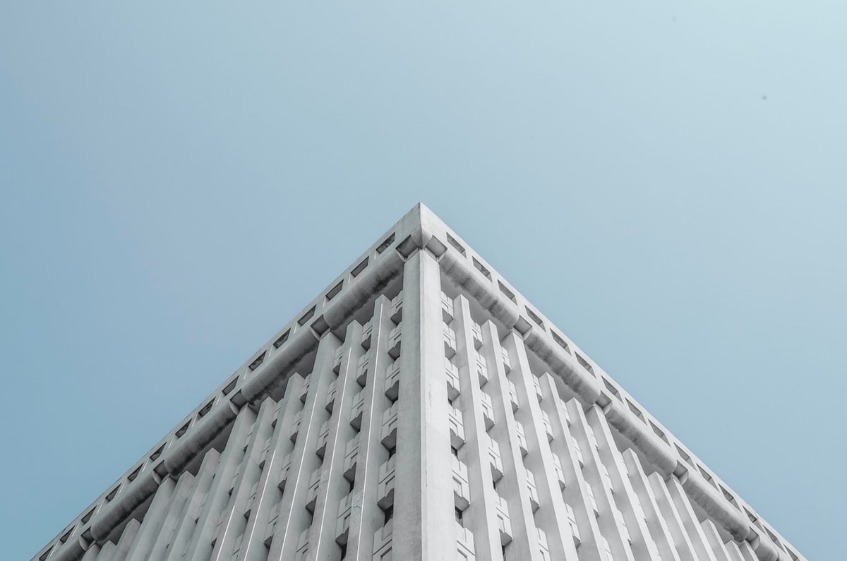 半岛体育-【集锦】皇马3-0曼城，巴尔韦德半场戴帽，维尼修斯失点